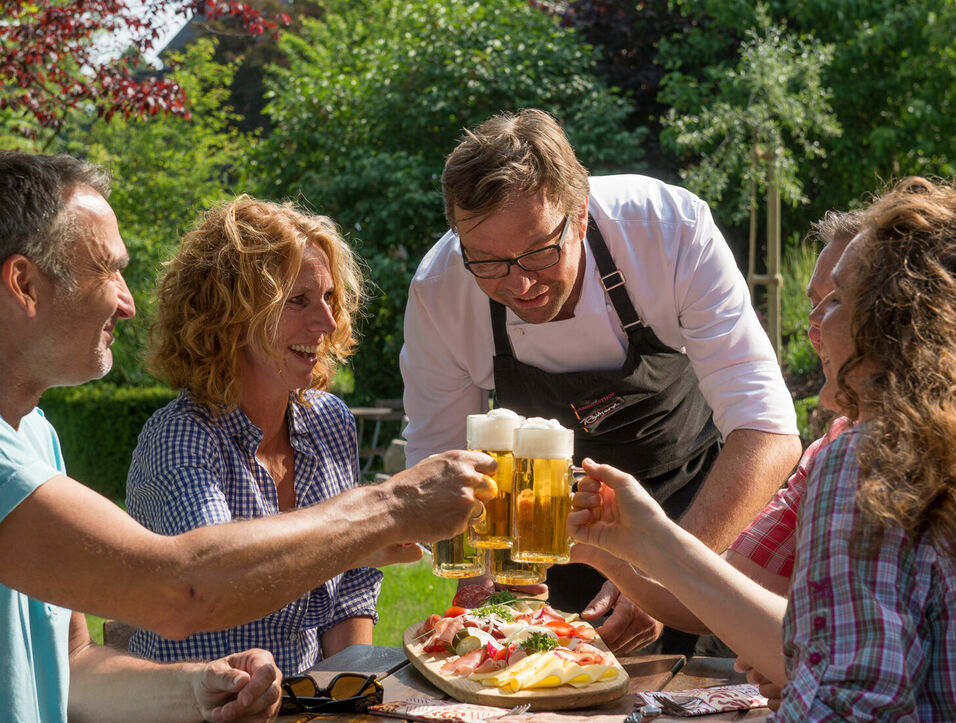 Gemütlicher Ausklang im Biergarten Reinert in Reiste im Sauerland