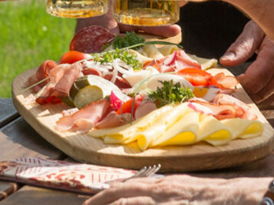 Gemütlicher Ausklang im Biergarten Reinert in Reiste im Sauerland