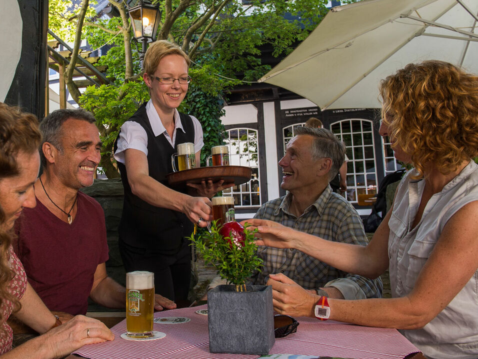 Im gemütlichent Biergarten bei der Domschänke Stötzel in Eslohe im Sauerlandd