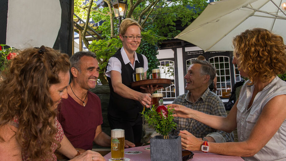 Im gemütlichent Biergarten bei der Domschänke Stötzel in Eslohe im Sauerlandd